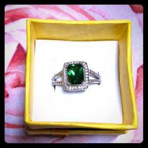 Green emerald cut statement cocktail fashion ring